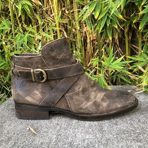 Born Distressed Leather Ankle Boots Sz 9.5